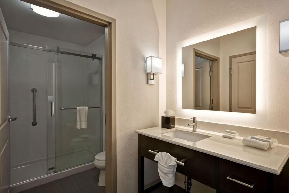 Baño | Ducha y bañera combinadas y bañera profunda