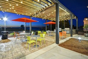 Terrace/patio - Home2 Suites by Hilton Decatur Ingalls Harbor (Decatur)
