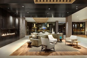 Lobby - DoubleTree by Hilton Greeley at Lincoln Park (Greeley)