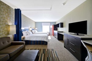 Studio, 2 Queen Beds, Non Smoking | Living area | 42-inch flat-screen TV with premium channels, TV