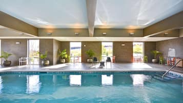 Indoor pool, pool loungers
