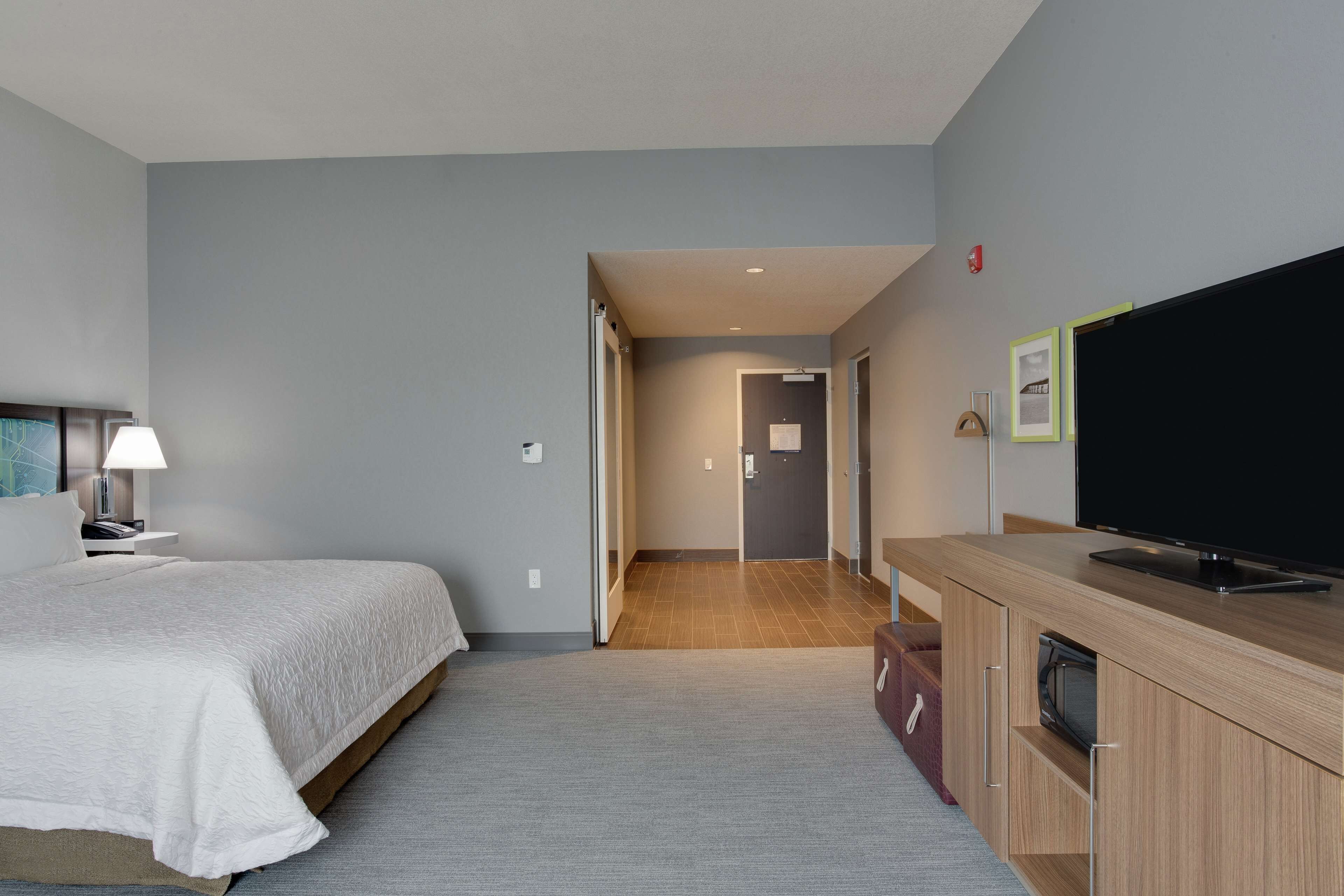 1 bedroom, in-room safe, desk, iron/ironing board