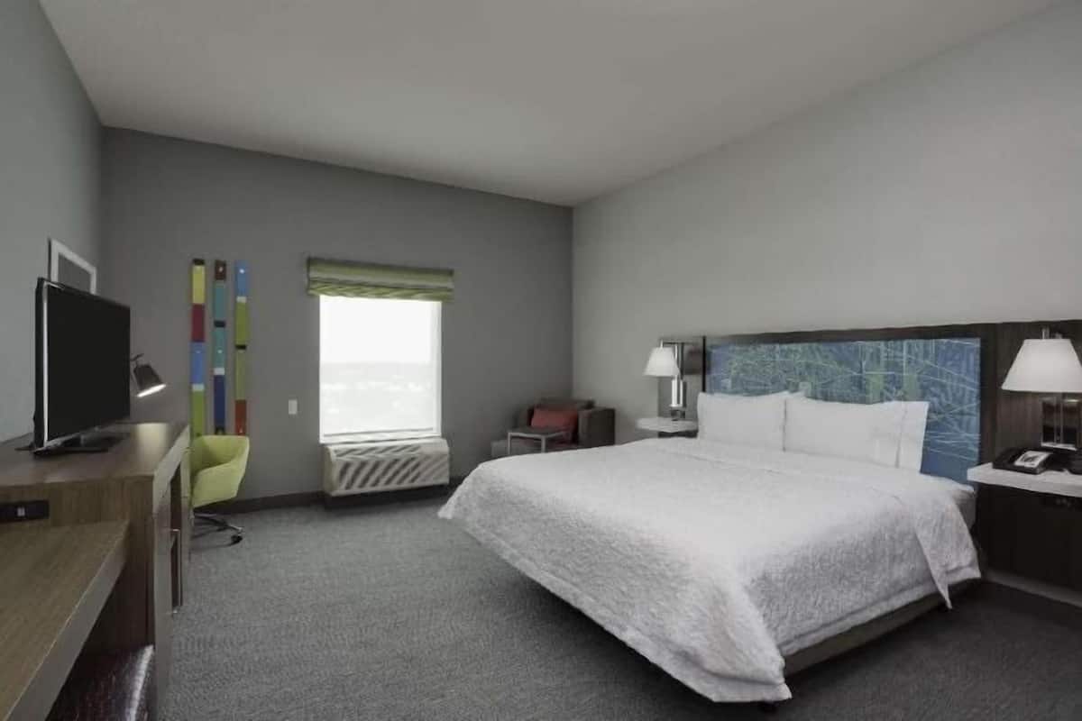 In-room safe, desk, iron/ironing board, free WiFi