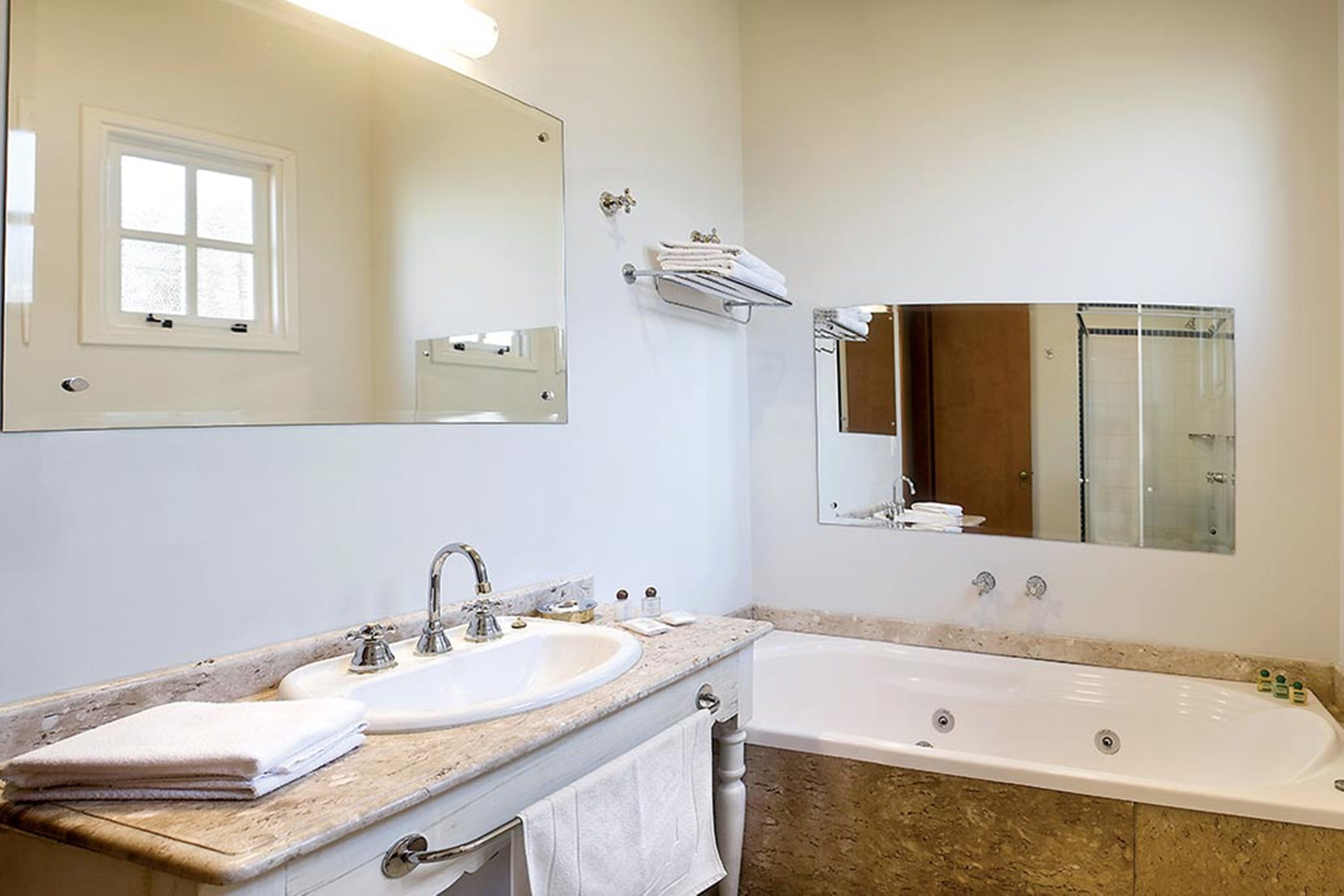 luxury suite, 1 king bed, accessible | jetted bathtub