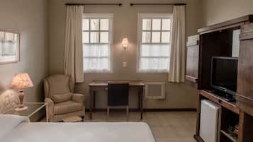 Minibar, escritorio, camas extra y wifi gratis