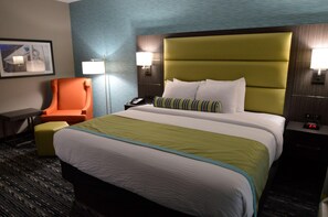 Pillowtop beds, desk, iron/ironing board, free cribs/infant beds - Holiday Inn Express And Suites Pasadena Houston Southeast by IHG (Pasadena)
