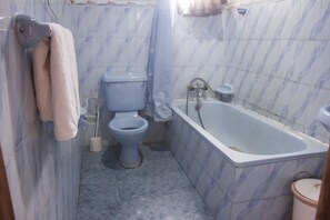 Deluxe Double Room | Bathroom