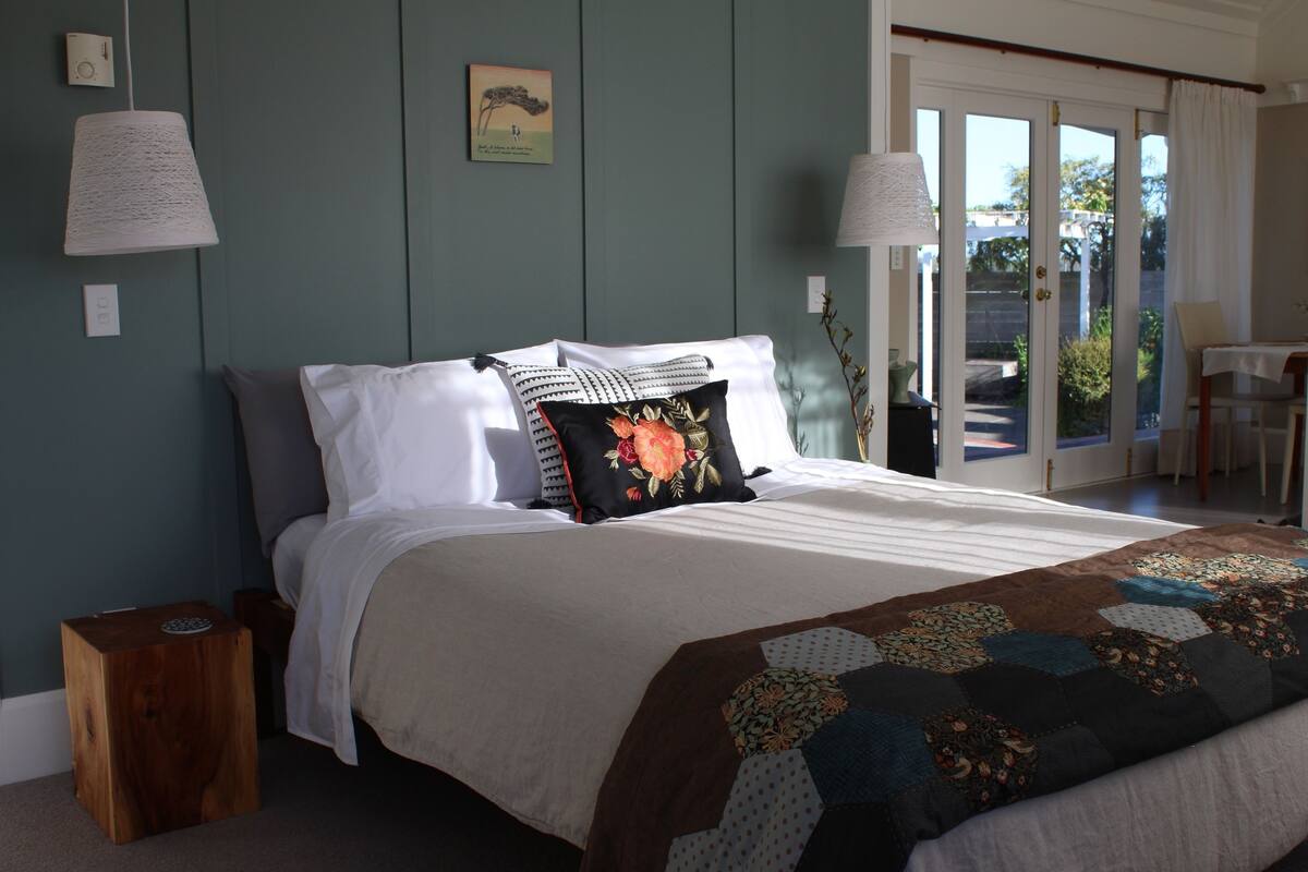 Premium tweepersoonskamer | Luxe beddengoed, een strijkplank/strijkijzer, gratis wifi