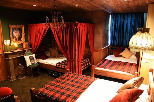 Executive Suite, Non Smoking | 2 bedrooms, desk, free WiFi, bed sheets