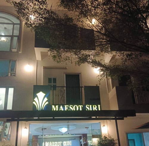 Maesot Siri Hotel
