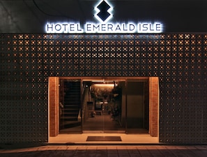 Façade de lâhĂ©bergement - soirĂ©e/nuit