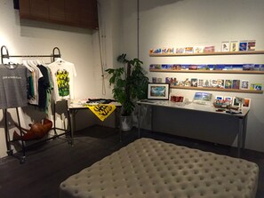 Gift shop - Hotel Emerald Isle Ishigakijima (Ishigaki)