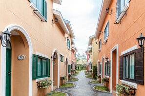 Romeo and Juliet Suite | Intérieur
