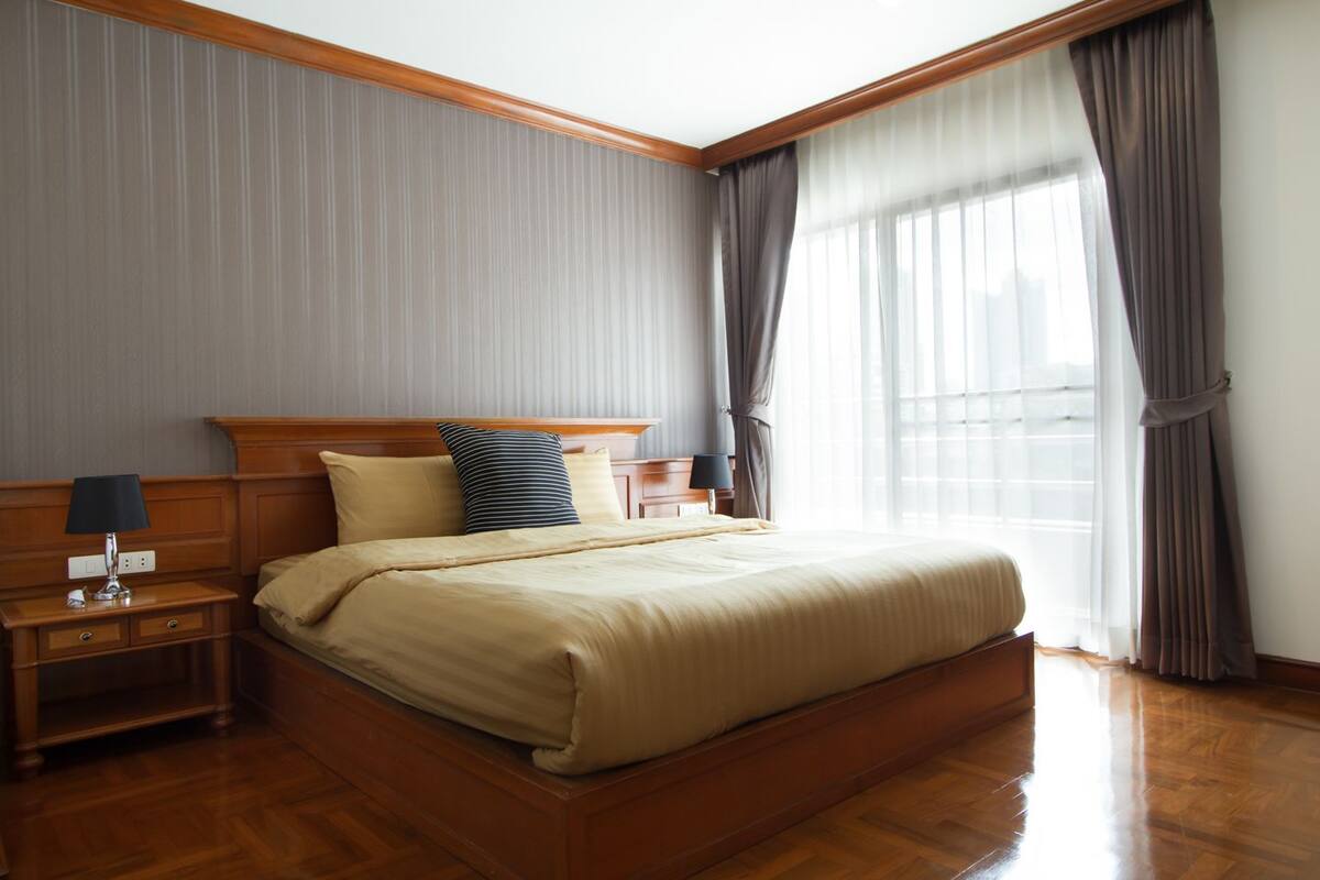3-Bedroom Apartment | 3 kamar tidur, brankas, meja kerja, dan setrika/meja setrika