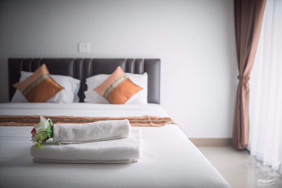 King Room with Balcony (Room No.1) | デスク、可動式ベッド、WiFi (無料)