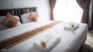 King Room with Balcony (Room No.1) | デスク、可動式ベッド、WiFi (無料)