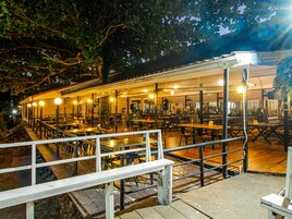 2 restaurants, breakfast, lunch, dinner served; Thai cuisine