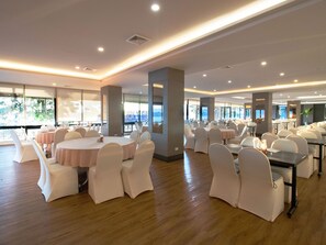 2 restaurants, breakfast, lunch, dinner served; Thai cuisine - Fortune View Khong Hotel Nakhon Phanom (Nakhon Phanom)