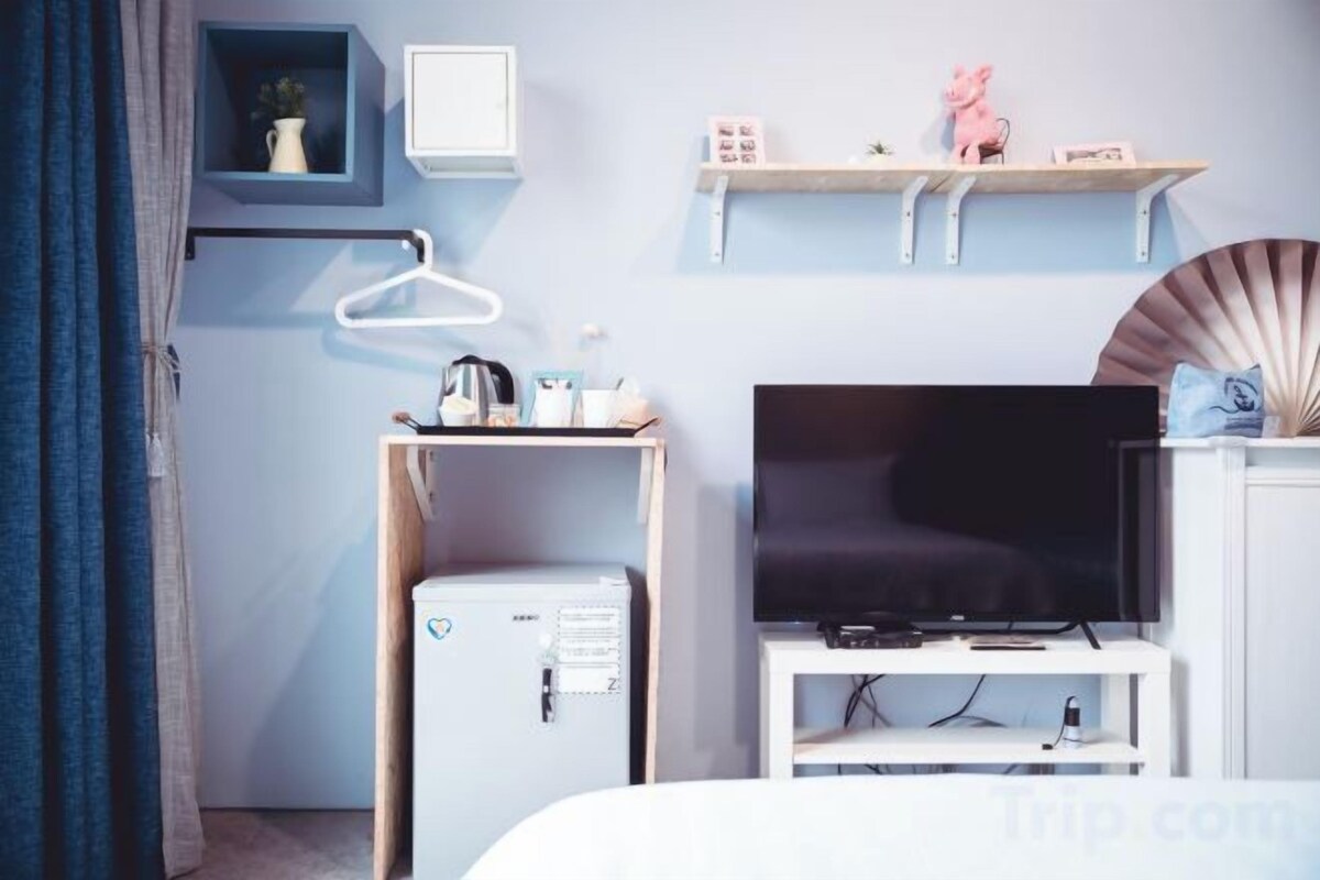 Blackout drapes, cribs (surcharge), rollaway beds (surcharge)