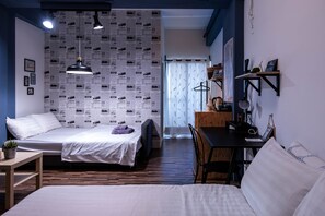 Deluxe Quadruple Room, 1 Double Bed with Sofa bed | Blackout drapes, cribs/infant beds, rollaway beds, free WiFi - EATzzZ Hostel (Kaohsiung)