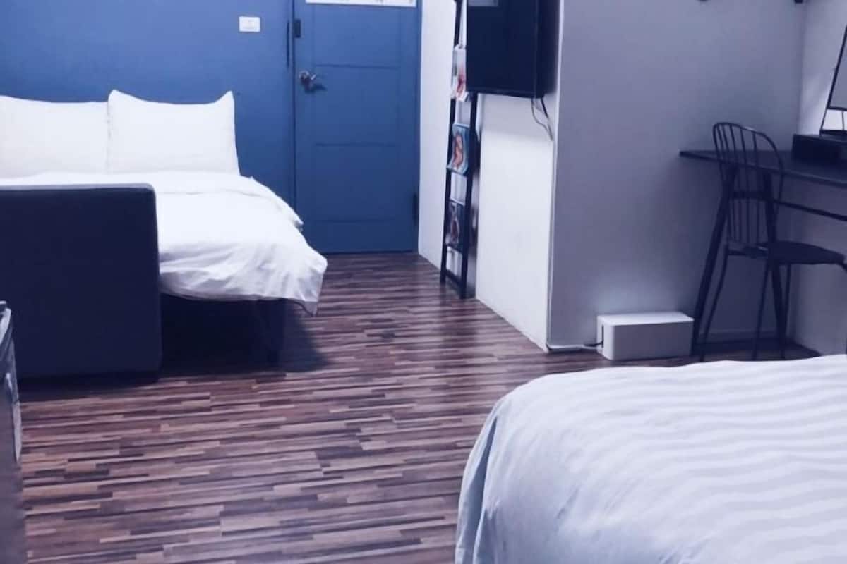 Blackout curtains, cots/infant beds, rollaway beds, free WiFi