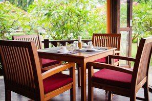 Breakfast, lunch and dinner served - Buri Beach Resort (Ko Pha-ngan)