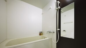 Bañera y ducha independientes, artículos de tocador gratuitos