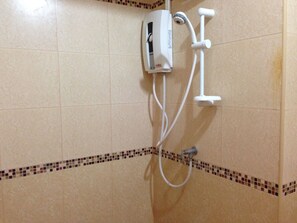 Standard Room | Bathroom shower