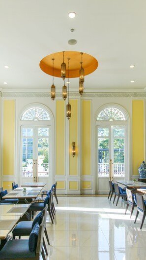 Kontinental frokost hver dag (THB 350 per person)