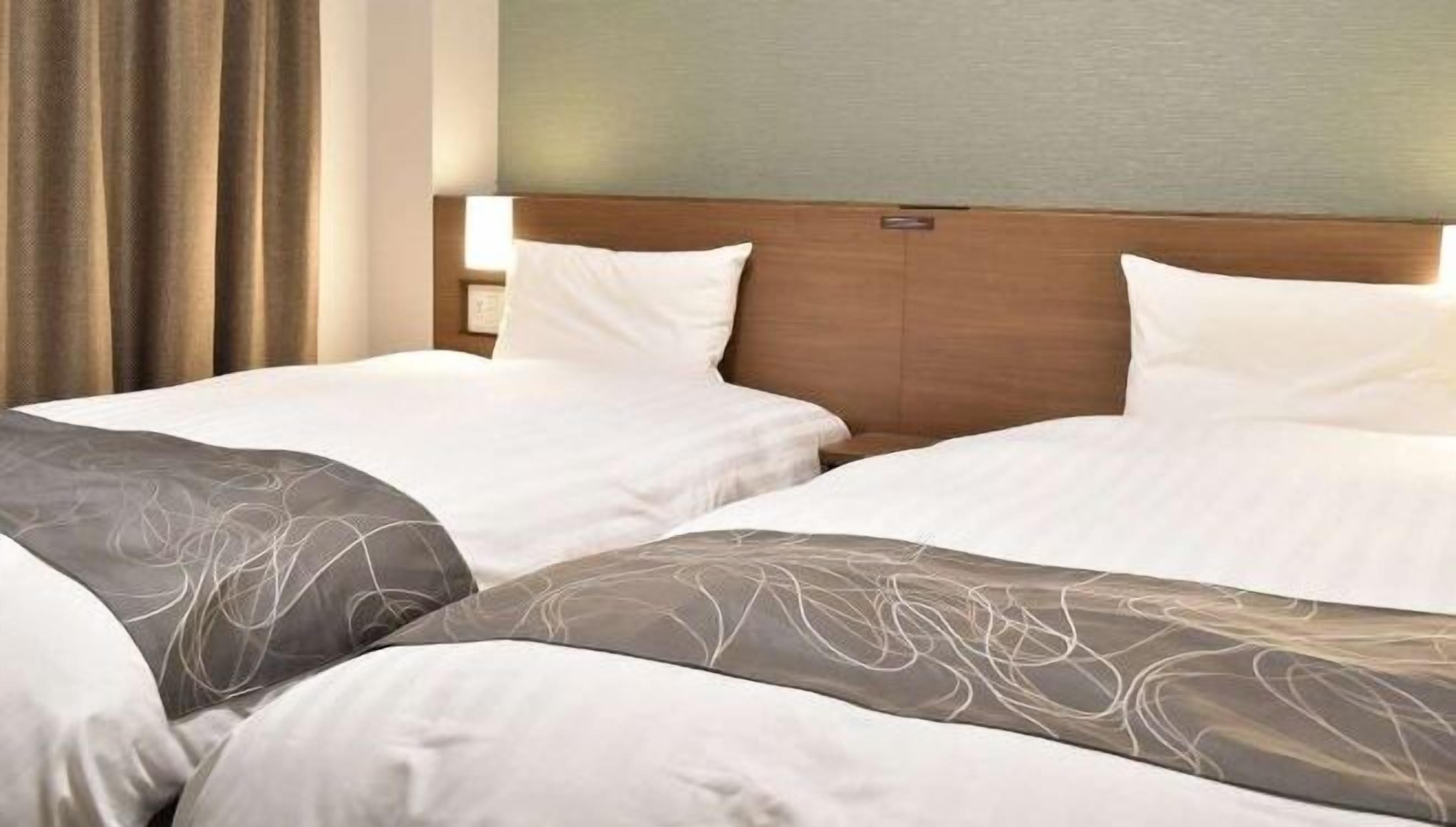 Caja de seguridad en la habitación, escritorio y wifi gratis 