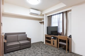 In-room safe, desk, free WiFi - Dormy Inn Express Sendai Seaside (Sendai)