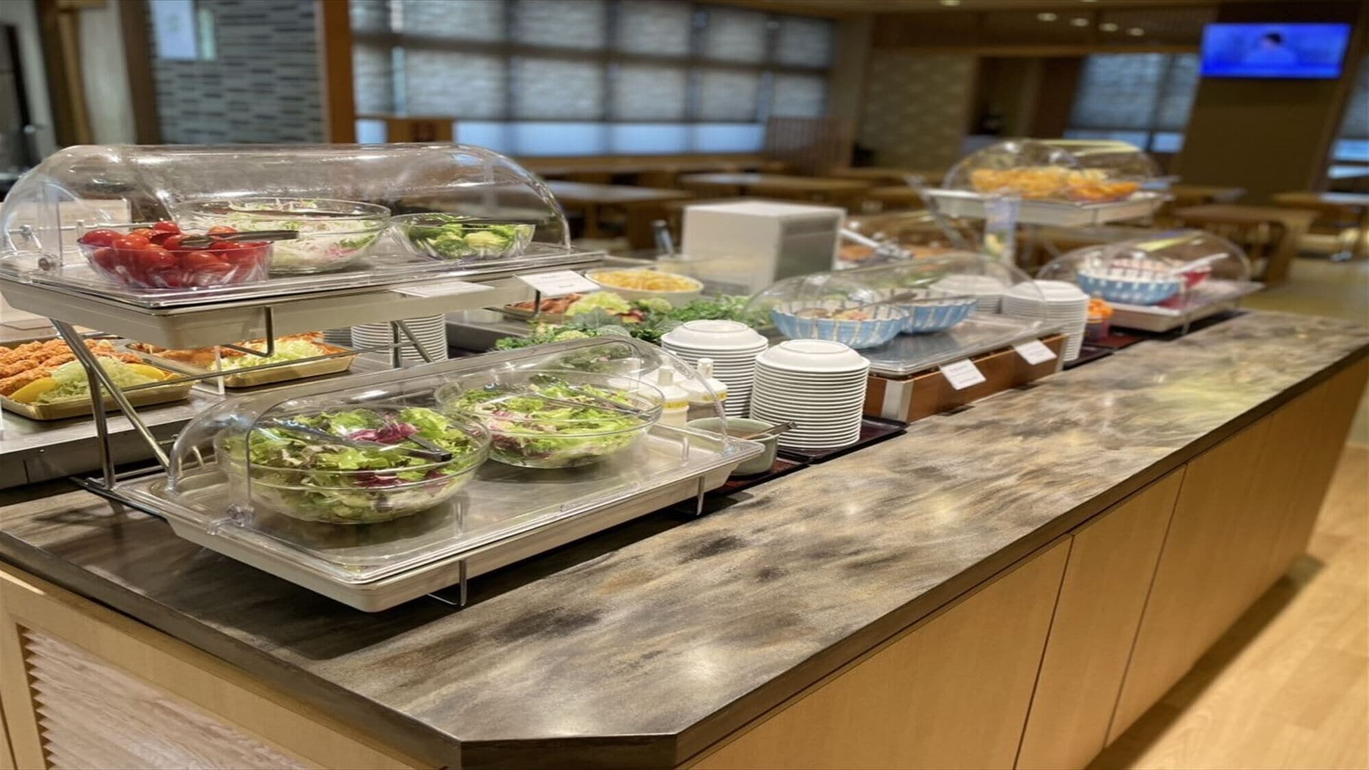 daily buffet breakfast (jpy 2500 per person)