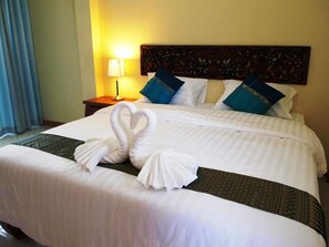 Standard Room | Minibar, rollaway beds, free WiFi, wheelchair access