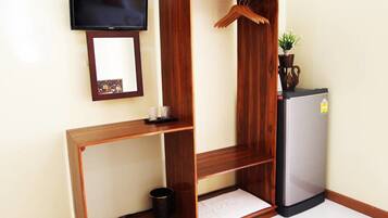 Standard Twin Room | Minibar, rollaway beds, free WiFi, wheelchair access