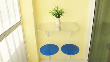 Quarto duplo standard | Frigobar, camas extras/dobráveis (sobretaxa), Wi-Fi de cortesia