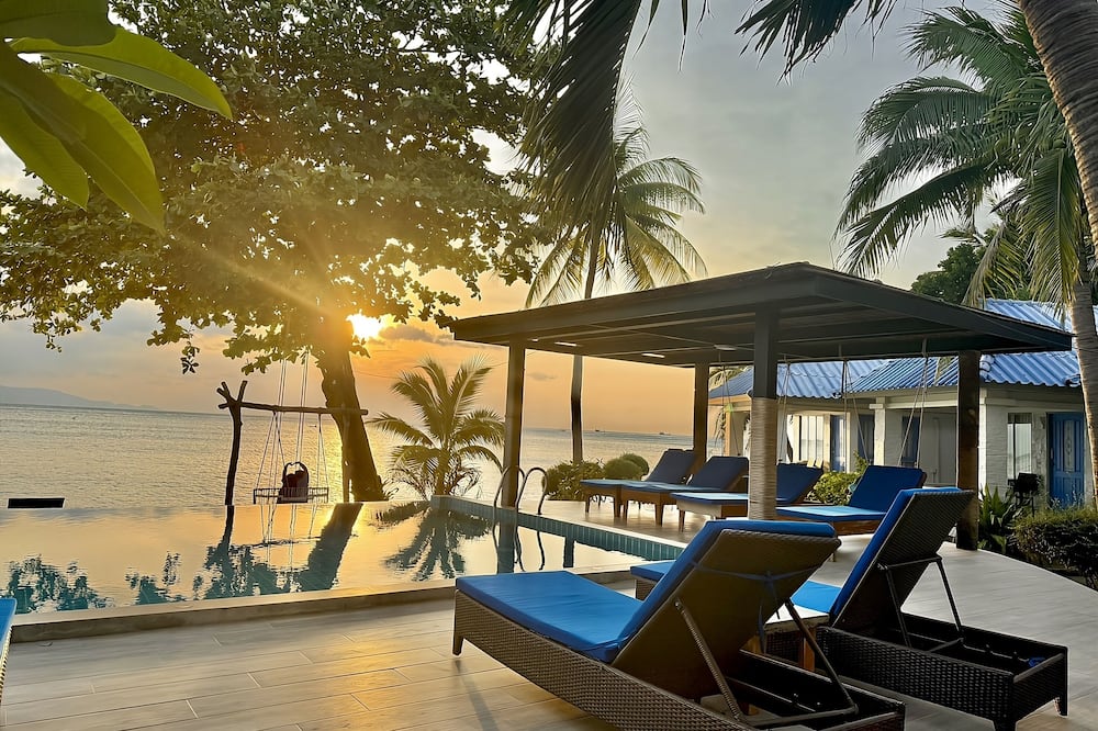 Sunset Beach Villas