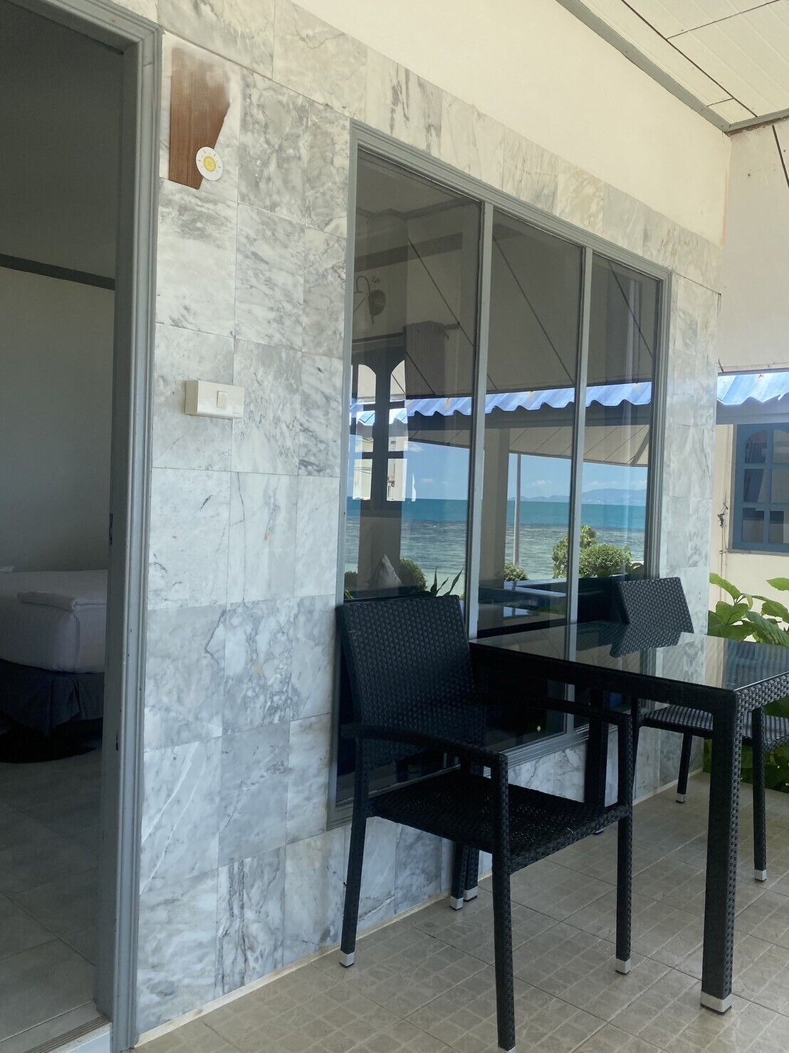 Bungalow with Sea View | Minibar, in-room safe, free WiFi, bed sheets