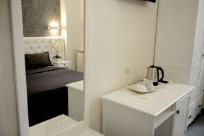 Double Room, Balcony (Aria) - Easyrome Guest House (Rome)