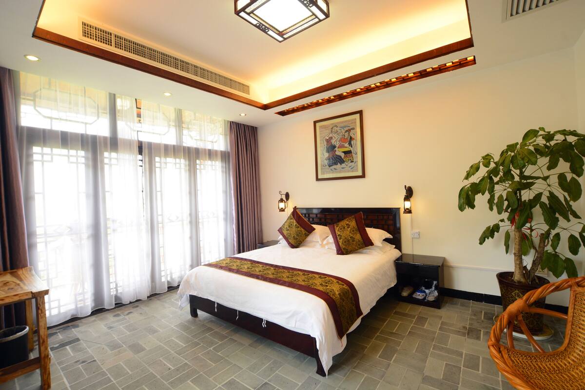 In-room safe, desk, blackout curtains, free WiFi