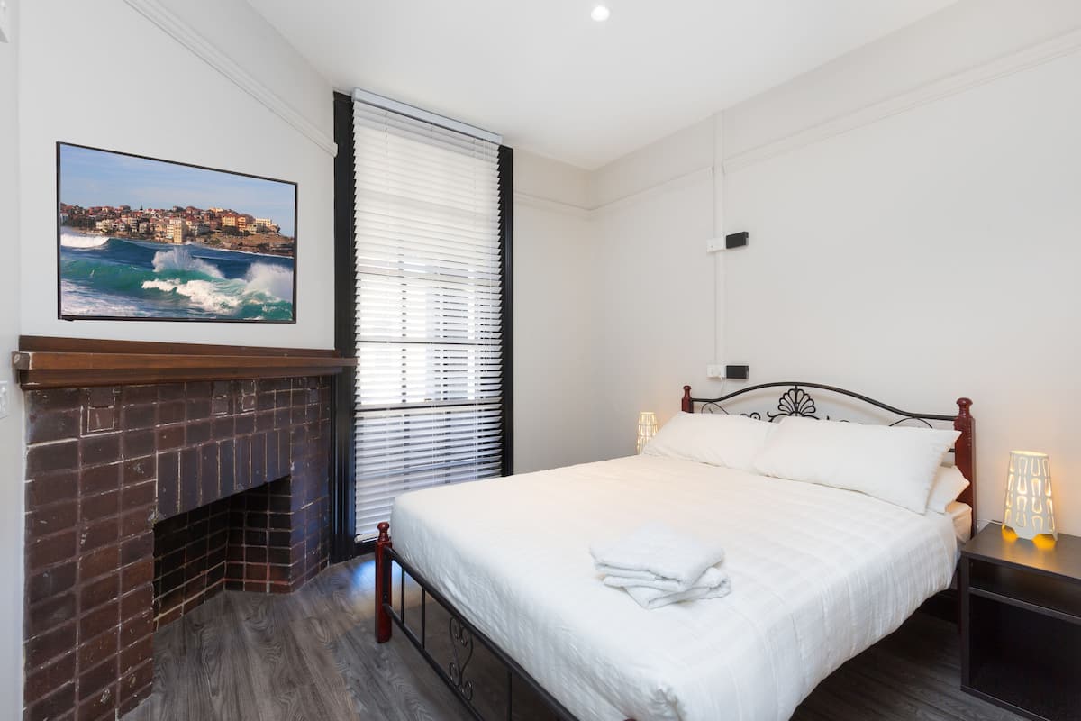 Double Room, Private Bathroom | Free WiFi, bed sheets