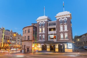 Front of property – evening/night - The Lansdowne Sydney (Chippendale)