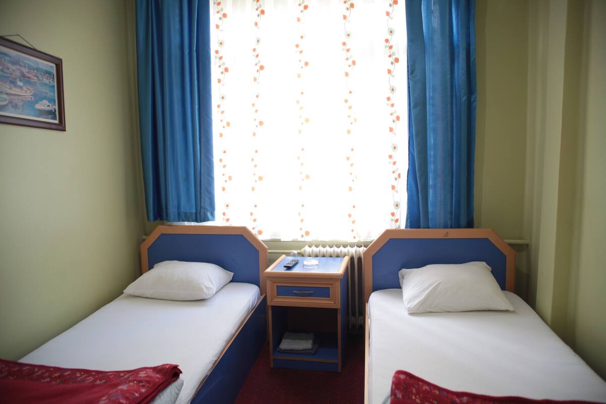 Premium bedding, free WiFi