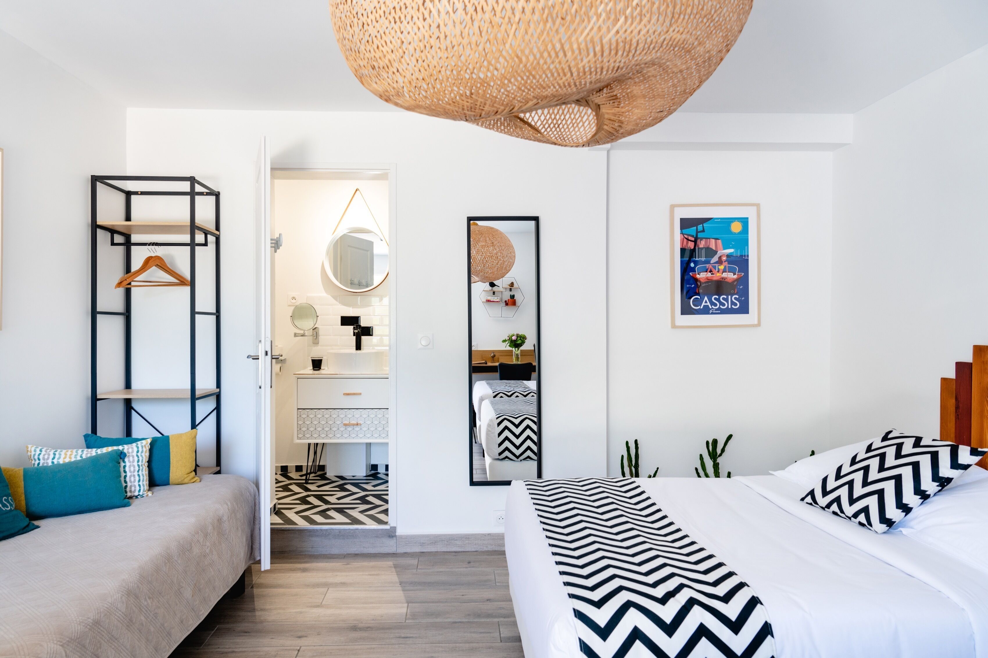 family room, terrace, garden area (confort terrasse 5pers ) | 1 bedroom, individually decorated, individually furnished, free wifi