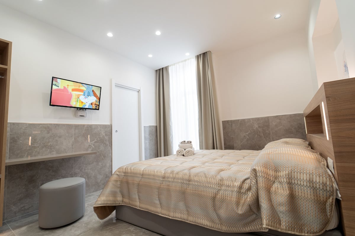 City Room, 1 Bedroom, City View, Annex Building (Vico Giardinetto 84) | Premium bedding, in-room safe, WiFi (free), bed sheets