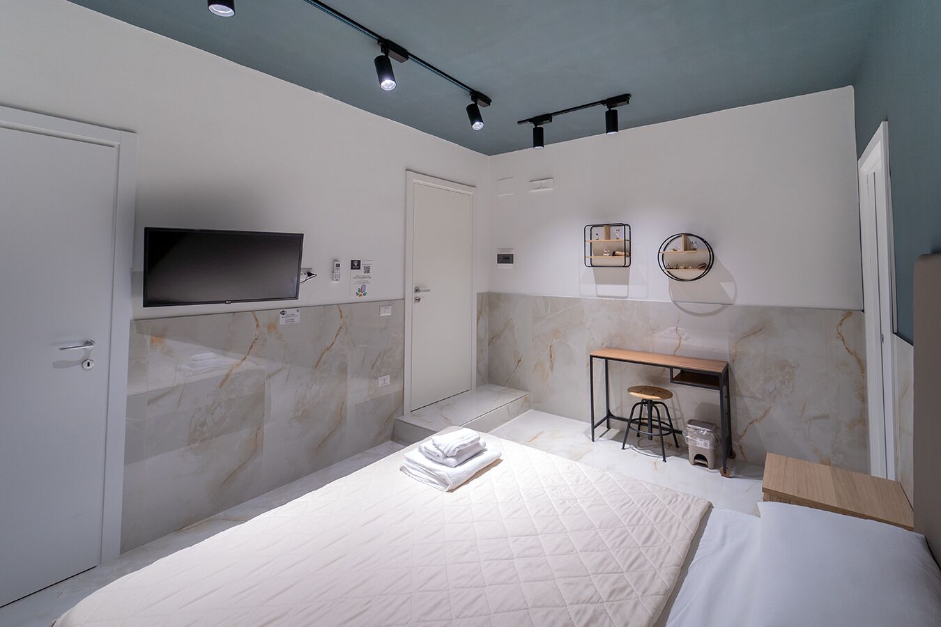 Elite Studio Suite, 2 Bedrooms, City View, Annex Building (via alcide de gasperi 55 – 4 floor)