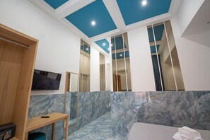 Premium bedding, in-room safe, free WiFi, bed sheets - P.C. Boutique H. Napoli Centro by ClaPa Group Dislocated Hospitality (Naples)