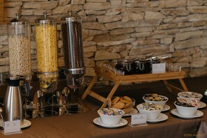 Tägliches inbegriffenes Frühstücksbuffet