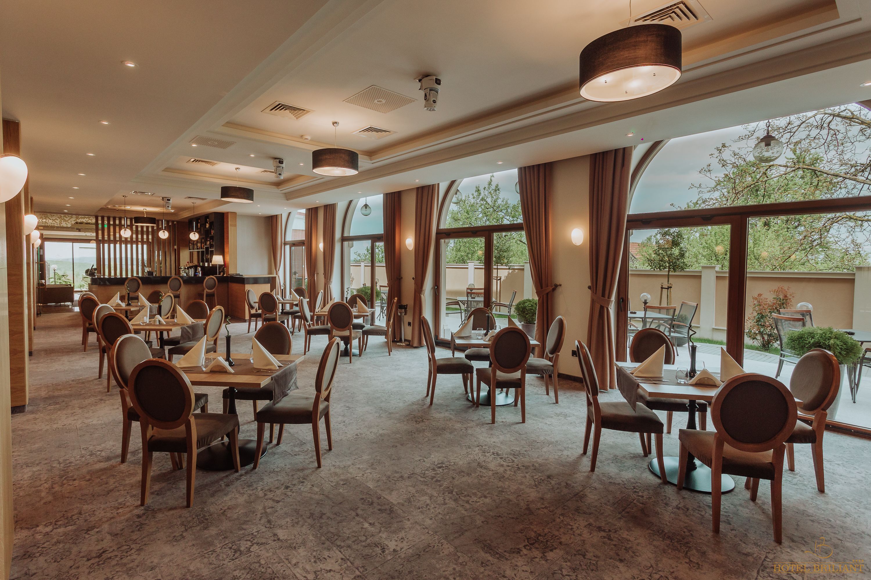 Paikallinen ja kansainvälinen keittiö