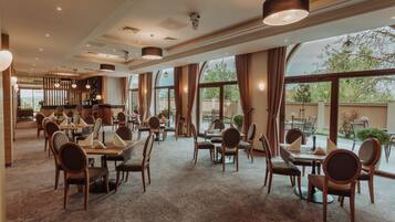 Local and international cuisine