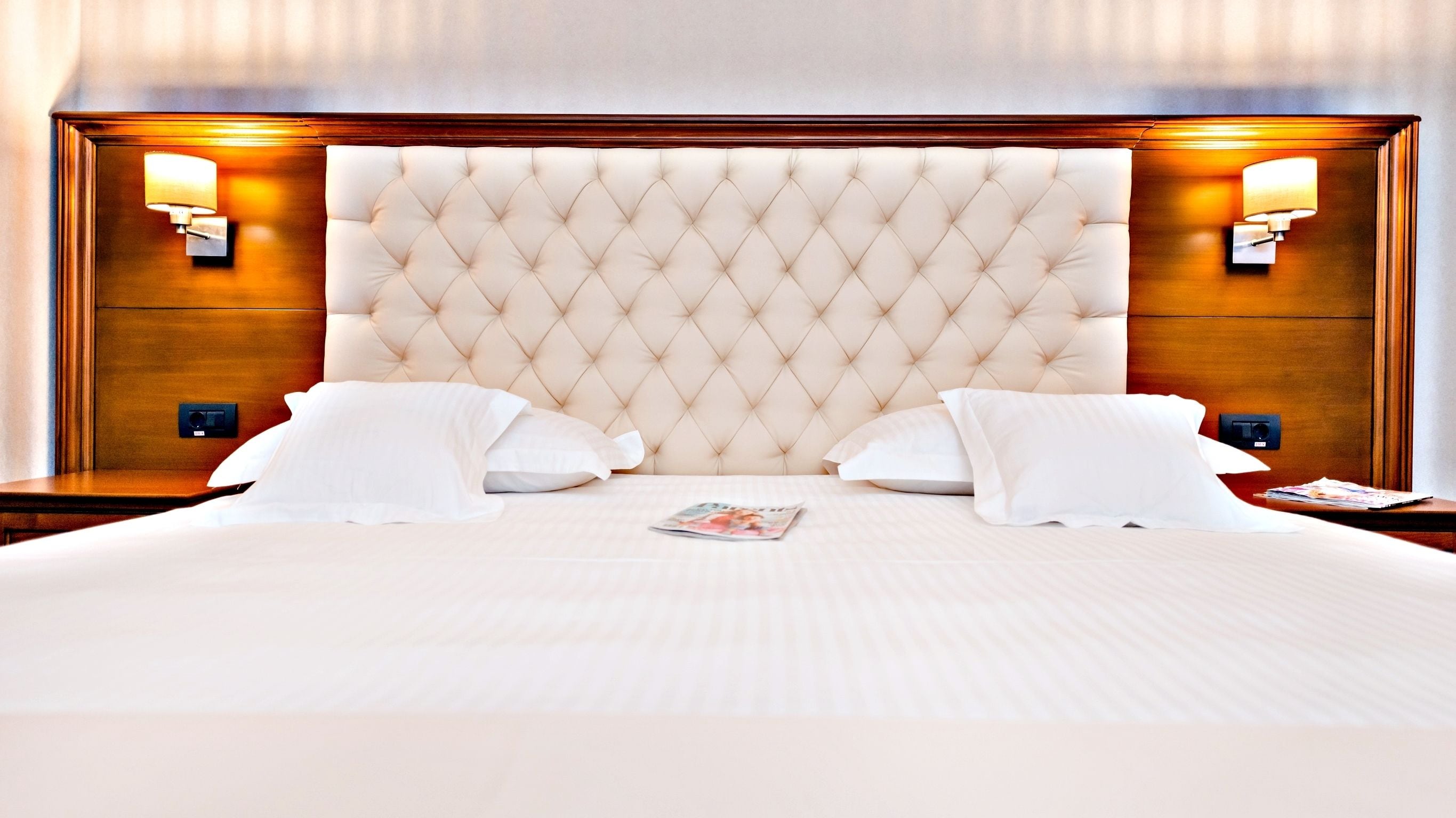 deluxe double or twin room | minibar, in-room safe, desk, iron/ironing board